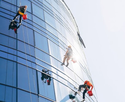 Alpinistes Des Batiments Parisiens, Couvreur à Trilport