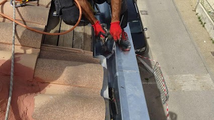 Verhoeven Bati Solution, Couvreur à Baron