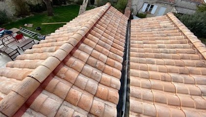 Calbi, Couvreur à Villeneuve-la-Comtesse