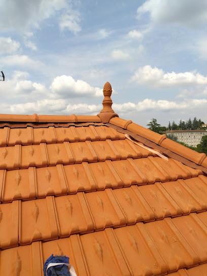 Belaud Prestige Ets, Couvreur à Gond-Pontouvre