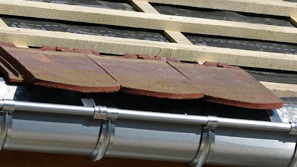 Mathew Lambert: Artisan Couvreur Réparation Nettoyage Démoussage Toiture Couverture 09 Ariège Lavelanet Foix Mirepoix, Couvreur à Laroque-d'Olmes