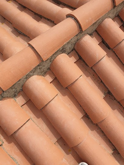 Steven rénovation couverture peintre int ext étanchéité gouttière alu zingueur couvreur maçon rénovation toiture, Couvreur à Pollestres