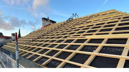 Entreprise De Couverture Le May 👷‍♂️(Votre Expert En Toiture Et Couverture À Illiers-Combray)👷‍♂️, Couvreur à Charonville