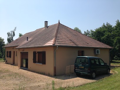 R&E Hospice Votre Couvreur Zingueur Réparation Toiture, Couvreur à Louhans