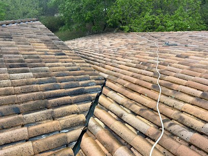 Rénove Toiture 07 - Couvreur Ardèche : Réparation Nettoyage Démoussage Imperméabilisation Dépannage Couverture Aubenas, Couvreur à Saint-Étienne-de-Fontbellon