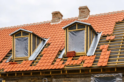 Couvreur Le Boupere Atelier : Demoussage Toiture - Reparation Fuite Toit - Peinture Façade Couvreur au Boupère