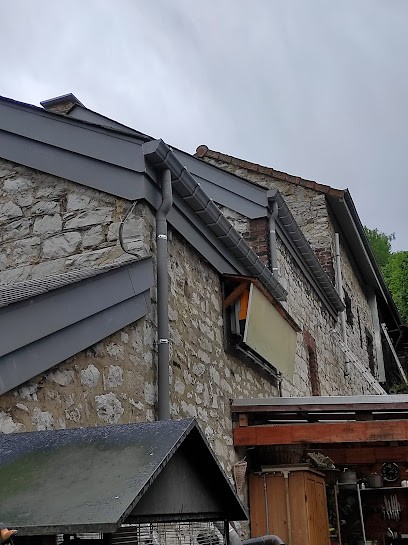 SOS TOITURE LE MUY, Couvreur au Muy