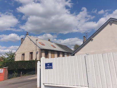 Ent. Leger J Couverture Et Ramonage Reparation De Toiture Demoussage Et Traitement Toiture Hydrofuge Toiture Peinture Toiture, Couvreur à Louviers