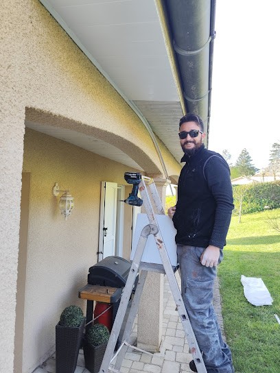 Mickael renovation entreprise couvreur zingueur nettoyage de toiture démoussage de toiture habillage alu PVC, Couvreur à La Boisse