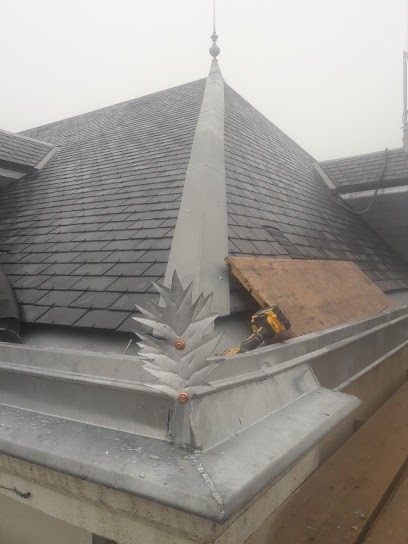 Clément Père Et Fils, Couvreur à Louroux-de-Beaune