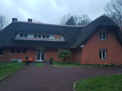 Chaumières, Couvreur à Saclas