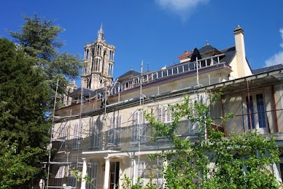 Strawa, Couvreur à Verneuil-sous-Coucy