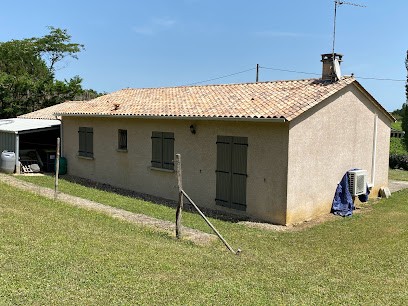 ARTISAN BARREAU : COUVREUR - RAMONEUR - FAÇADIER, Couvreur au Bugue