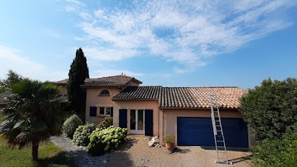Couvreur Charpentier Rennes Roger Rénovation - Couvreur, Toiture, Façade, Gouttière . Ravalement Peinture, Couvreur à Chartres-de-Bretagne