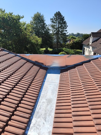 S.A.R.L T.A Couverture Zinguerie, Couvreur à Isles-sur-Suippe