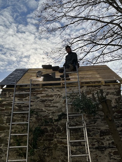 CR-RENOVATION | Couvreur Angers 49 Couverture Toiture , Couvreur Zingueur Réparation Dépannage Démoussage Maine-et-Loire, Couvreur à Loire-Authion