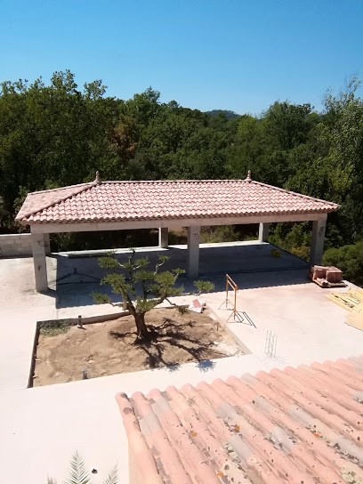 Enola, Couvreur au Muy