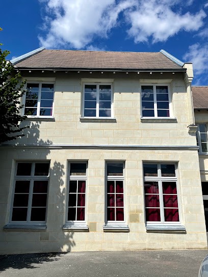 MENIER, Couvreur à Naintré