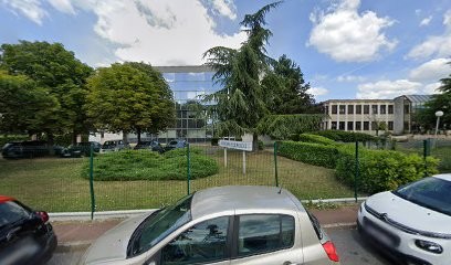 Bon Couvreur Entreprise ART ET TOITURE, Couvreur à Chatou