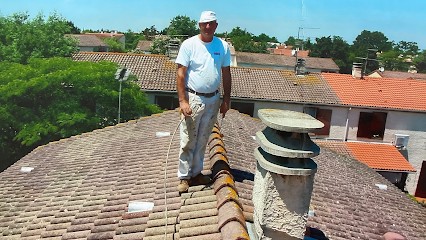 Dh Renovation COUVREUR DEMOUSSAGE RAVALEMENT MIREMONT 31, Couvreur à Miremont