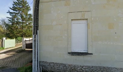 Juin Fredy, Couvreur à Saumur