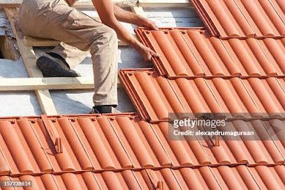 NETTOYAGE TOITURE LE PIQUE Artisan Couvreur, Couvreur à Monterblanc