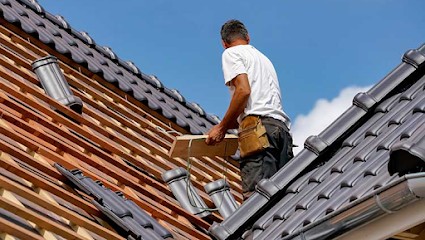 M.Jonathan, Couvreur à Mont-Saint-Sulpice