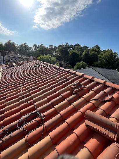 LPC LARROUY PATRICK CHARPENTE, Couvreur à Saint-Symphorien