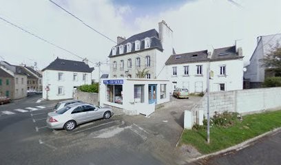 Fily Claudine, Couvreur à Lannilis