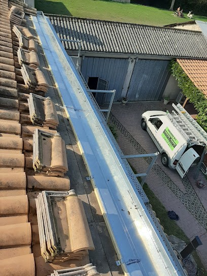 MC Zinguerie Couvreur Zingueur Réparation Démoussage Toiture Pose Velux Queyrac Pauillac Hourtin, Couvreur à Queyrac