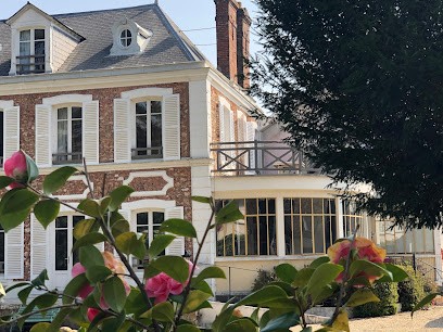 MT. TOITURE: Compagnons Couvreur -Zingueur. Charpente, Couverture, Isolation, Demoussage, Ramonage. Essonne 91, Couvreur à Montlhéry