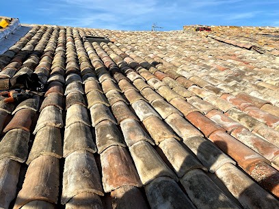 Couvreur Charpentier Expert Aixois, Couvreur à Éguilles