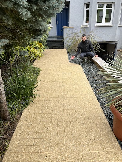 EM COUVERTURE RAVALEMENT DEMOUSSAGE TOITURE ZINGUEUR COUVREUR SAINT AIGNAN 44, Couvreur à Saint-Aignan-Grandlieu