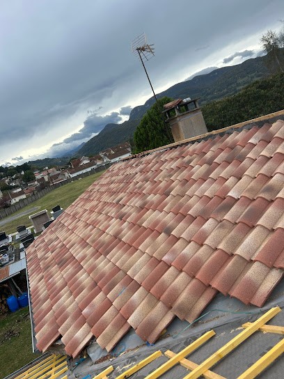 Laffont - Couvreur 09 31 - Réparation Démoussage Dépannage Rénovation Toiture Fuites Couverture Peinture Ariège Saint-Gaudens, Couvreur à Saint-Gaudens
