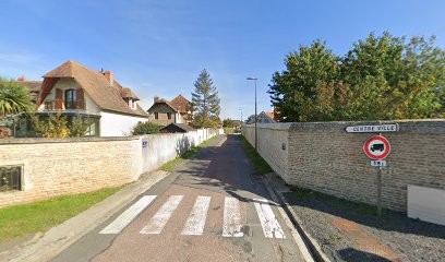 Anne Patrick, Couvreur à Douvres-la-Délivrande