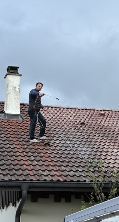 NP Toiture Couvreur Bourg-en-Bresse Ravalement de facade Peintre, Couvreur à Bourg-en-Bresse