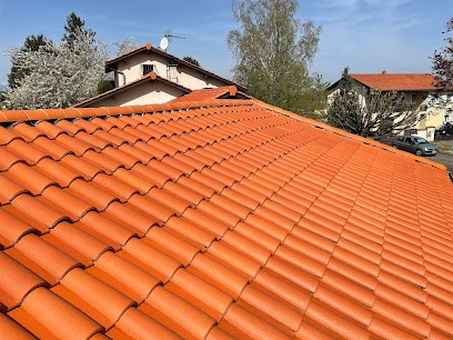 Dedinger Rénovation - Nettoyage Et Traitement De Toiture & Façade / Démoussage & peinture Hydrofuge à lyon, Couvreur à Simandres