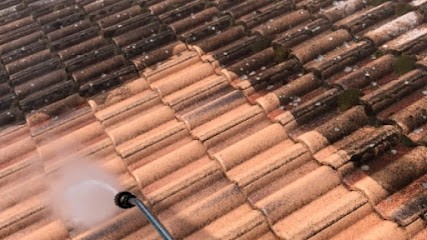 Fabbi Couvreur nettoyage traitement démoussage toiture façade dallage réparation couverture 03 Allier Vendat Vichy Abrest, Couvreur à Vendat