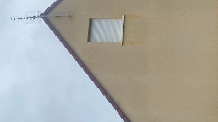 Ets Ghecham Couvreur Évron Mayenne : démoussage étanchéité toiture, charpentier, façade, maçonnerie, Couvreur à Évron